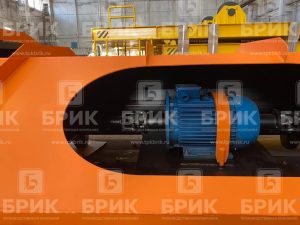 Накладная вибромашина УралЦНИИ 7771 на полувагоне — ТПК БРИК