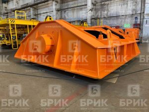 Вибромашина УралЦНИИ 7771 — разгрузка полувагона на эстакаде